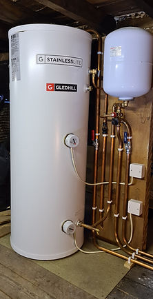 Pressurised Cylinder and Expansion Vessel